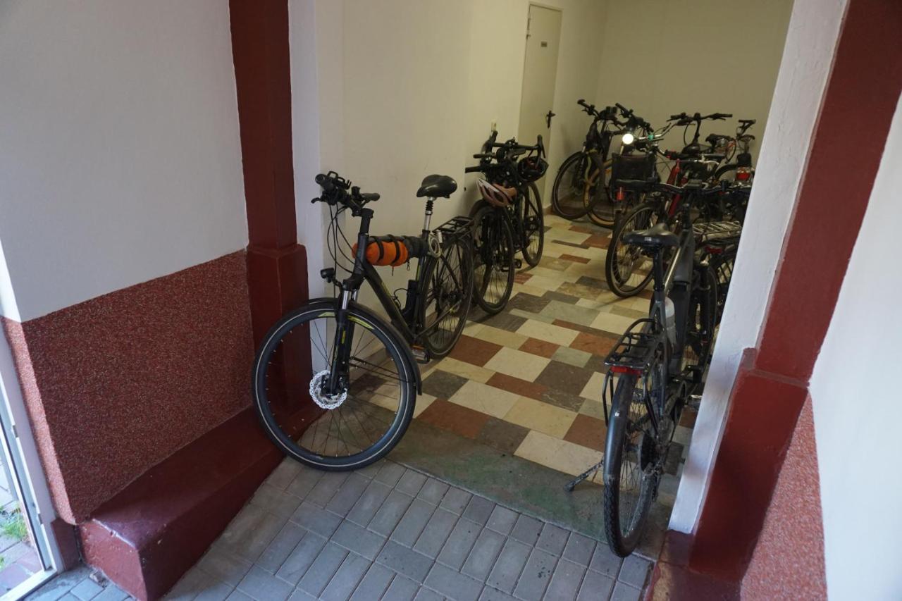 Hotel Am Bahnhof Waren  Eksteriør billede