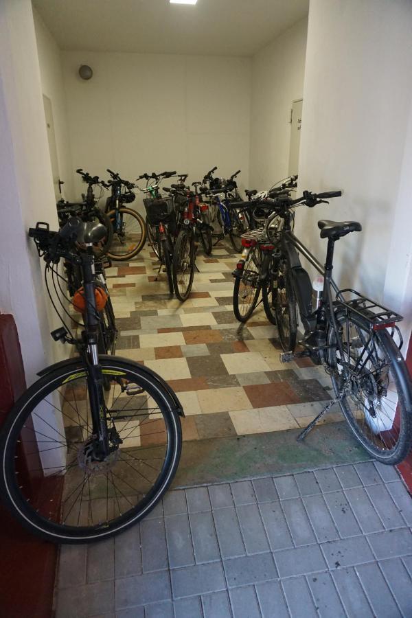 Hotel Am Bahnhof Waren  Eksteriør billede