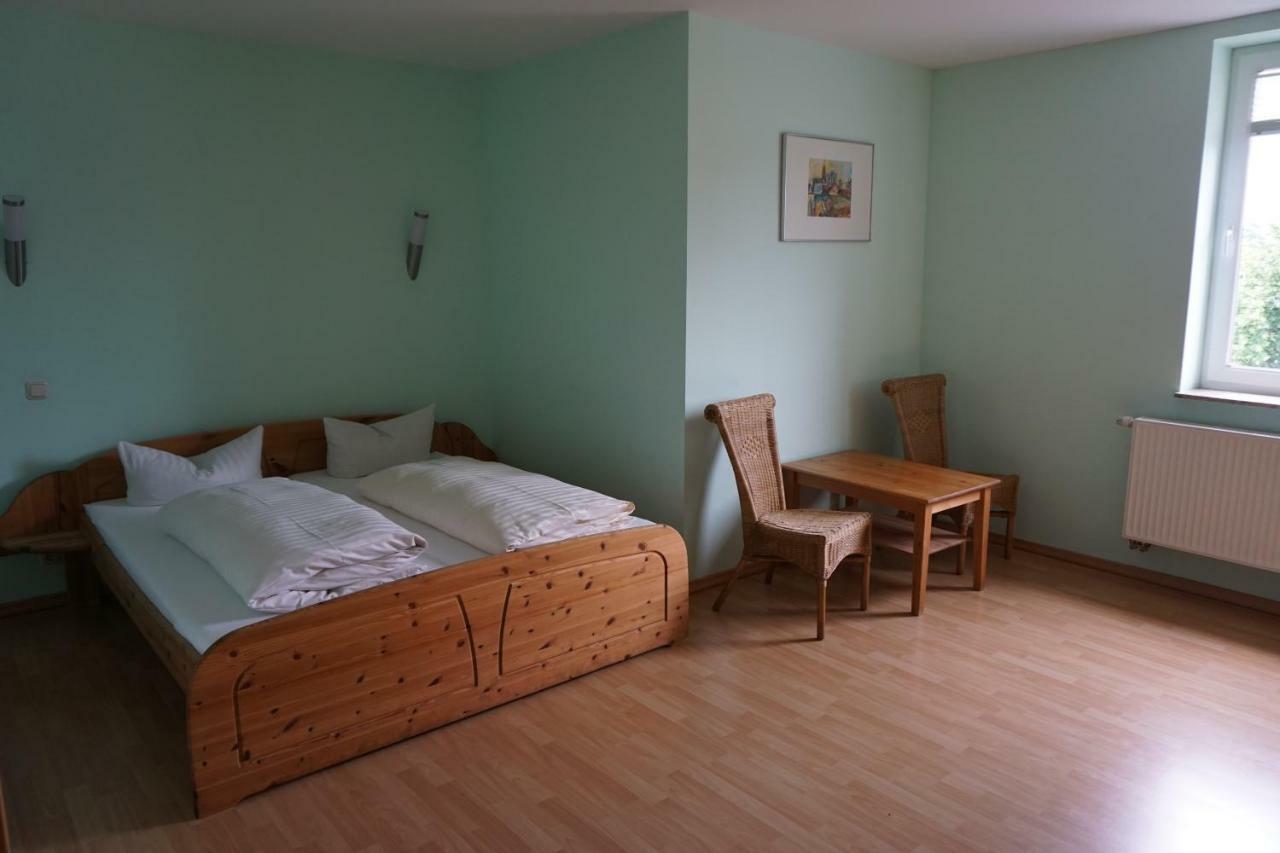 Hotel Am Bahnhof Waren  Eksteriør billede
