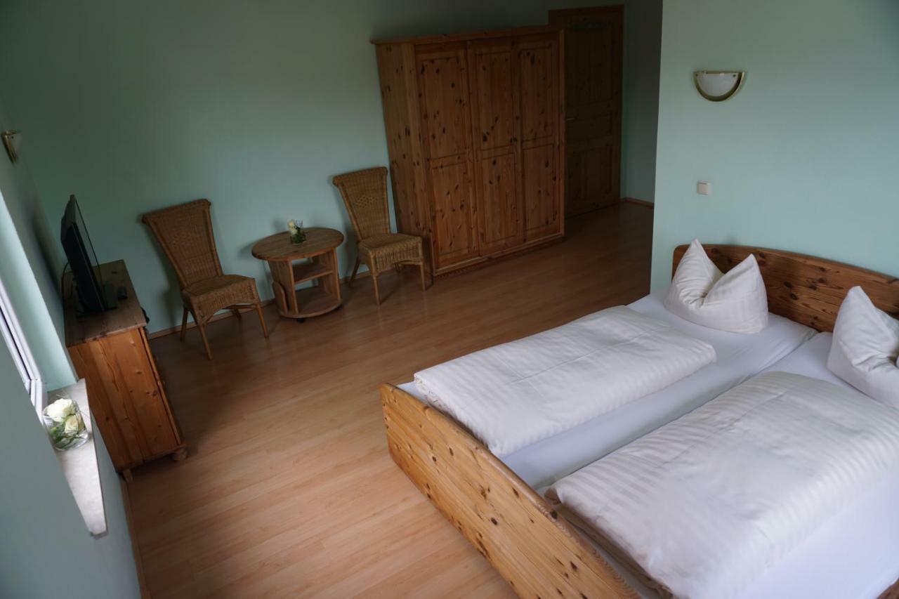 Hotel Am Bahnhof Waren  Eksteriør billede